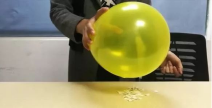 气球吃纸片