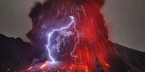 地狱狂欢——火山闪电